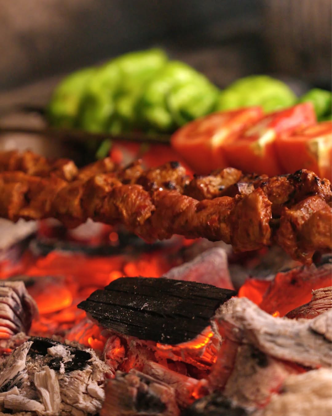 Lokum gibi dağılan etler, ustalıkla hazırlanan soslar ve Hatay mutfağının güçlü karakteri.
